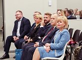 Работники сельского хозяйства и перерабатывающей промышленности региона принимают поздравления 