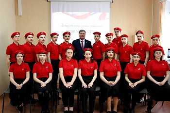 Владимир Мищенко провел урок Мужества "Герои России – наши земляки"