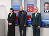 В Губернаторском лицее открылась фотовыставка "Отец Героя"
