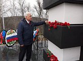 8 октября принял участие в церемонии захоронения останков советских воинов, погибших в годы Великой Отечественной войны