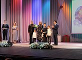 Региональные парламентарии поздравили северянок с Днем матери