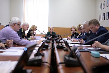 Состоялось очередное заседание комитета Думы по социальной политике и охране здоровья под председательством Надежды Максимовой