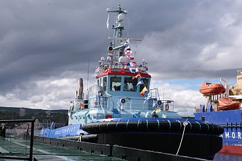 В Мурманске состоялось торжественное мероприятие, посвященное приходу в областной порт ледокольного буксира "Надым"