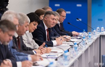 Владимир Мищенко принял участие в заседании Совета руководителей фракций "ЕДИНАЯ РОССИЯ"