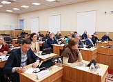 В Думе состоялись рабочие встречи Губернатора области Андрея Чибиса с депутатами фракций регионального парламента