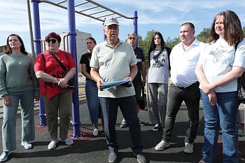 Спикер областной Думы Сергей Дубовой поддержал проект по созданию новой  детской пришкольной площадки в Мурманске