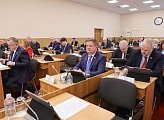  принял участие в очередном заседании Мурманской областной Думы, на котором был принят важный законопроект, влияющий на будущее нашего региона