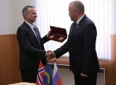 Глава областной Думы Сергей Дубовой и депутаты регионального парламента встретились с делегацией Правительства норвежской губернии Тромс
