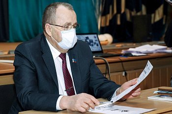 Депутаты Мурманской областной Думы приняли участие в «Диктанте Победы»