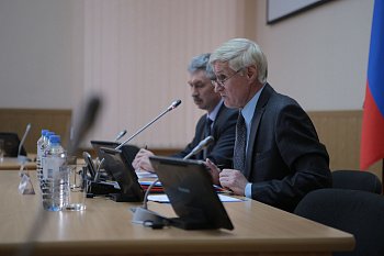 В региональном парламенте прошло заседание комитета по бюджету, финансам и налогам под председательством Бориса Пищулина