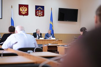 В региональном парламенте состоялся учебный семинар для помощников депутатов и специалистов фракций областной Думы 