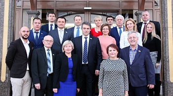 Депутаты Мурманской областной Думы Максим Белов и Лариса Круглова приняли участие в заседании Постоянного комитета Парламентской Ассоциации Северо-Запада России по культурной политике и туризму