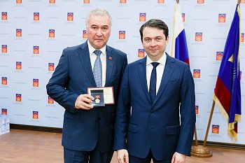 Вице-спикеру областной Думы Василию Омельчуку присвоено звание "Почетного гражданина Мурманской области"