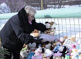 Региональные парламентарии почтили память погибших при пожаре в торговом центре "Зимняя вишня" в Кемерове