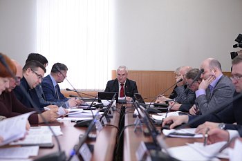 В областной Думе прошло заседание комитета по транспорту, дорожному хозяйству и информатизации под председательством Михаила Антропова