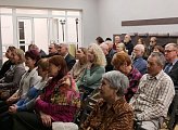 Уважаемые земляки, в нашем городе проживает очень много талантливых людей, одним из них является Дмитрий Анатольевич Ермолаев - поэт, журналист, переводчик, краевед, архивист