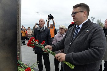 Депутат Герман Иванов принял участие в открытии памятника стойкости и мужеству мурманчан в годы Великой Отечественной войны