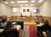 Мончегорские школьники познакомились с работой областной Думы