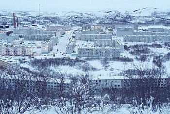 Спикер регионального парламента Сергей Дубовой в ЗАТО Видяево поздравил коллектив центра дополнительного образования детей "Олимп" с 15-летием