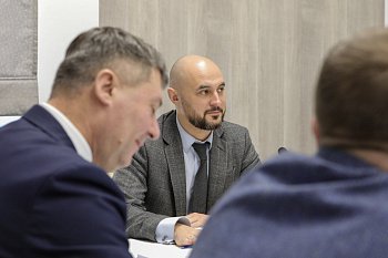 Состоялось очередное заседание комитета по экономической политике, энергетике и жилищно-коммунальному хозяйству под председательством Максима Белова