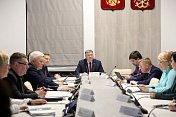Комитет по законодательству, государственному строительству и местному самоуправлению поддержал законопроекты, определяющие организацию публичной власти в регионе