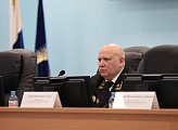 Спикер регионального парламента Сергей Дубовой приветствовал участников совещания судей Мурманской области