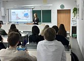 Депутат провела урок финансовой грамотности для старшеклассников СОШ Заозерска 