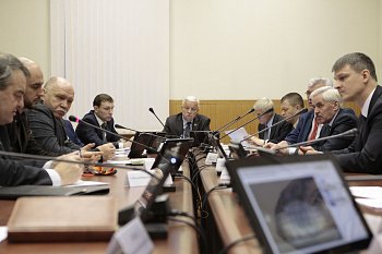 Состоялось заседание комитета Думы по природопользованию, экологии, рыбохозяйственному и агропромышленному комплексу под председательством Валерия Пантелеева