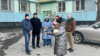 Роман Пономарев провёл встречу с жителями дома №3 на улице Пономарева