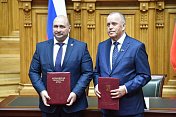 Подписаны два соглашения о сотрудничестве между Мурманской областной Думой и законодательными собраниями Ростовской области и Севастополя
