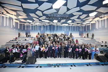 В Мурманске чествуют работников дополнительного образования