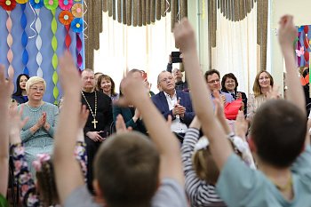 Воспитанников социального приюта "Берегиня" поздравили с Днем защиты детей