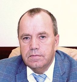 Член фракции "ЕДИНАЯ РОССИЯ" Сергей Дубовой оплатил приготовление и доставку горячих блюд для активистов Волонтерского центра из местного предприятия общепита 