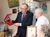 Сергей Дубовой поздравил ветерана Великой Отечественной войны Алексея Иосифовича Окунева