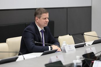 В областной Думе прошла встреча фракции ЛДПР с Губернатором Мурманской области.