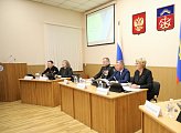 В областной Думе прошел День открытых дверей для учащихся из Североморска и Никеля
