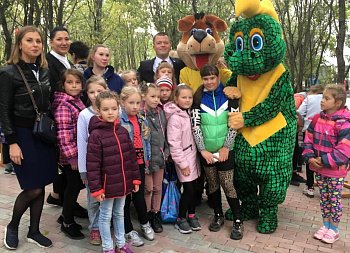 В Никеле торжественно открыли новый сквер