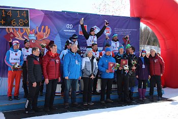 Депутат Мурманской областной думы Максим Иванов принял участие в награждении победителей Чемпионата России по лыжным гонкам среди мужчин на дистанции 70 км