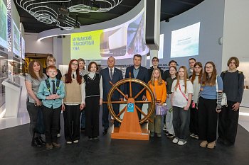 В  Международный день семьи школьники из Видяево побывали в областном краеведческом музее