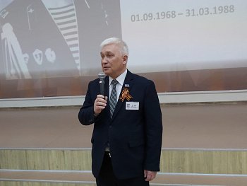 Продолжаю реализацию партпроекта "Историческая память", в рамках которого провел "Историческую гостиную" в средней школе № 4 города Апатиты