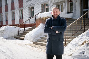 Александр Клементьев сообщил об установке новой стоматологической установки в Ёнском