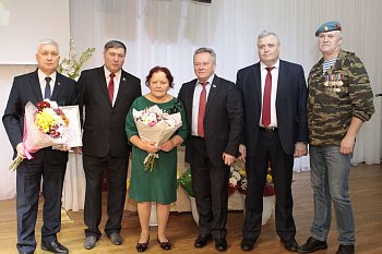 Депутаты регионального парламента поздравили ветеранов-блокадников с годовщиной полного снятия блокады Ленинграда и  25-летием мурманской организации "Жители блокадного Ленинграда"