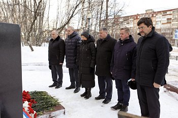 Региональные парламентарии почтили память воинов-интернационалистов,  исполнявших служебный долг за пределами Отечества