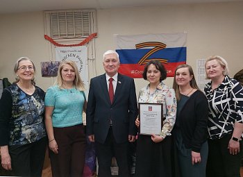 Уважаемые земляки, сегодня поздравил с наступающим Международным женским днем замечательных мурманчанок - членов благотворительной организации "Золотые Руки Ангела" филиала в городе Мурманске