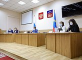 В Думе состоялись рабочие встречи Губернатора области Андрея Чибиса с депутатами фракций регионального парламента