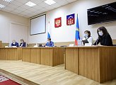 В Думе состоялись рабочие встречи Губернатора области Андрея Чибиса с депутатами фракций регионального парламента