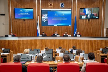 На Ямале депутаты Госдумы совместно с региональными законодателями обсудили развитие Арктики