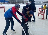 Александр Богович принял участие в мастер-классе по конькобежному спорту для детей.