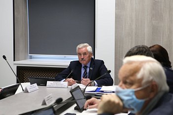 В региональном парламенте прошло заседание комитета по вопросам безопасности, ВПК, делам военнослужащих и ЗАТО под председательством Михаила Ильиных