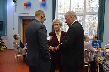 1 октября Василий Омельчук поздравил ковдорчан на празднике, приуроченном к Международному дню пожилого человека